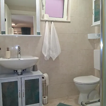 Oleander Apartment Vir